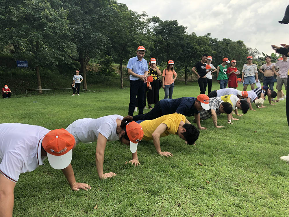 活动中的“小惩?！?>

                <p>活动中的“小惩?！?/p>

            </li>

            

            

                            

                       

            <li>

                <img src=